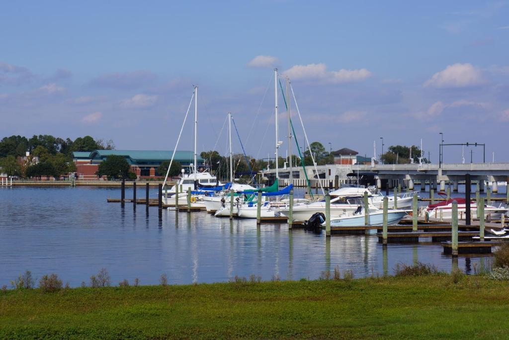 BridgePointe Hotel&Marina New Bern Exterior foto
